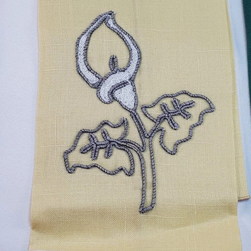 Vintage Calla lily flower Linen Embroidered Tea Towels Yellow & Green Set Of 2